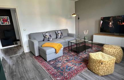 Apartment 2- Modernes Studio in Duisburg Meiderich, 4,7 km Hbf, U-Bahn 250m, Flughafen Düsseldorf 28 km, Landschaftspark 2,9 km, 5 Gehminuten von Herzklinik entfernt - Foto 11