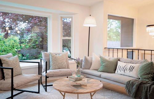 Spacious Modern Retreat w Game Room and Yard - Foto 38