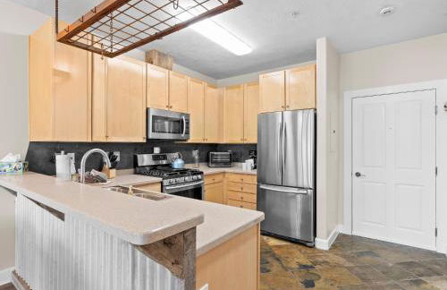 Crestview Condominiums by All Seasons Resort Lodging - Photo 6