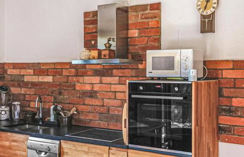 Beautiful Home In Myslenice With Wifi - Foto 5