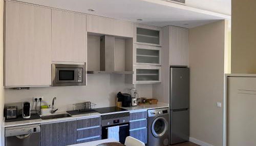 Apartment in monumental square Madrid Center - Photo 2