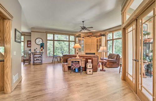 Tranquil Lake Elmo Farmhouse Hiking Nearby! - Foto 5