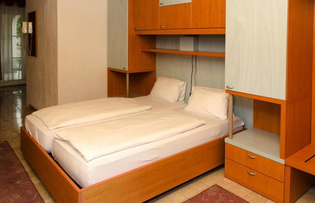 Flat in Podersdorf am See With Balcony - Photo 3