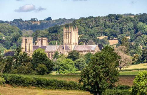 Dulcote Gem 3 Bed 3 Bath Parking & Cathedral Views - Photo 8