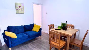 House for 8 in Gillingham close to train station with free parking - Foto 3