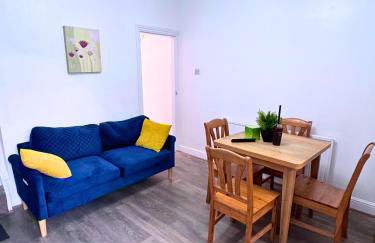 House for 8 in Gillingham close to train station with free parking - Foto 3