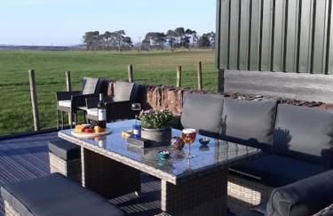 Courtyard Cottage - Photo 13