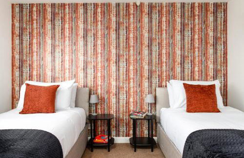 Long Stays-Sleeps 9-Parking-By FabAccommodation - Foto 24