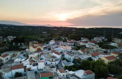 Muazzo Creta Stone House, Nature Escape with Pool, By ThinkVilla - Foto 29