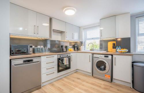 Charming Apartment In Andover Town Centre 55'' 4K Smart TV Netflix - Photo 20