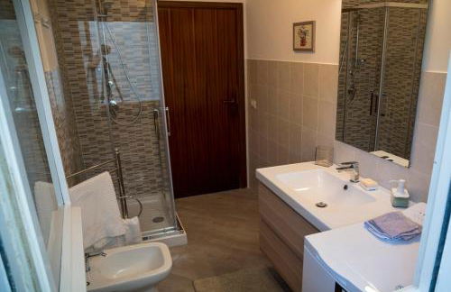 N228 - Numana, quadrilocale ristrutturato con giardino - Foto 16