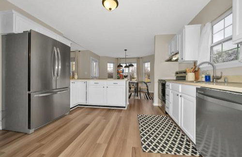 Luxurious Grand Park Family Home with Game Room and XBox - Foto 11