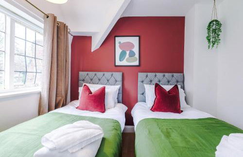 Stylish 4 Bedroom Home in Port Sunlight with 7 Beds Perfect for Business Bookings and Groups - Foto 78