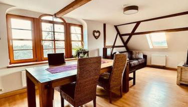 stilvolle Dachgeschoss-Wohnung in Top-Lage - Foto 3