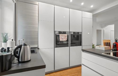 Traumhaft gelegene Altbau-Wohnung im Herzen von Weinheim - Parking - Foto 14