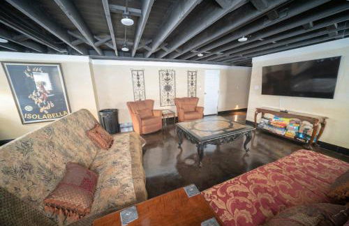 Bootlegger House Sleeps 10-20 Free TV & Parking - Foto 30