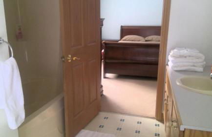 Lakeside Snowmobile - Ski Villa, 4BR 2BA, sleeps 10 - Foto 24