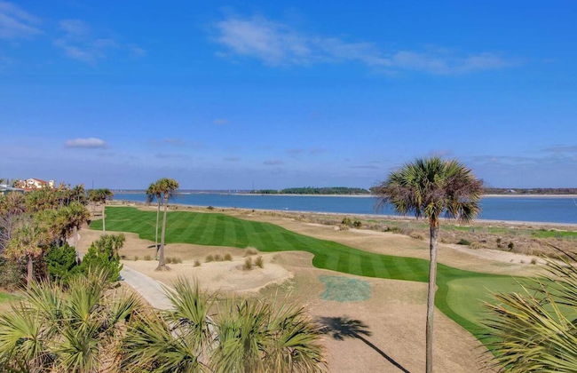 75 Grand Pavilion by Avantstay Steps From Beach + 2 Community Pools - Photo 24