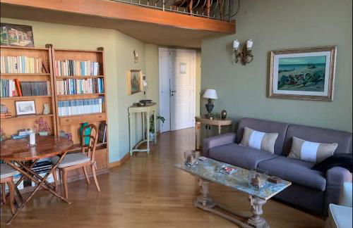 Rooftop in front of the Castle - Photo 33