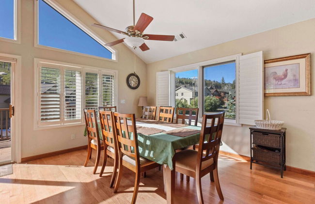 Mule Meadows Classy, Split Level South Tahoe Home! - Foto 18