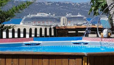 Michaela's House - Photo 3