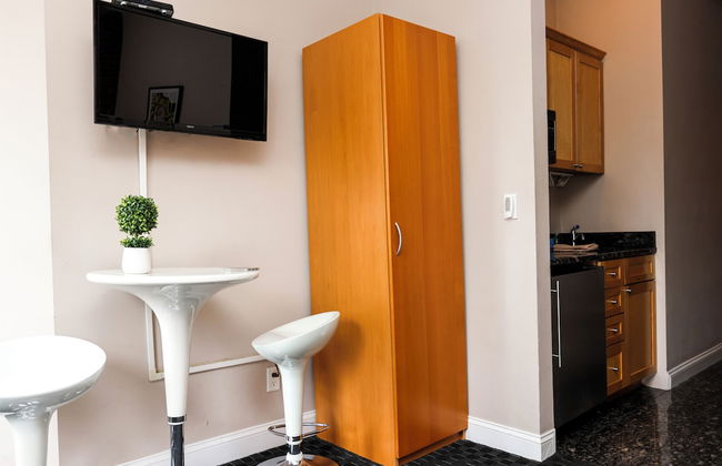 Maverick Suites at 400 Columbus Ave - Foto 67