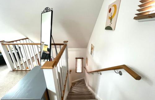 Glastonbury Hidden Passage, Split Level 1 Bedroom Apt - Photo 13