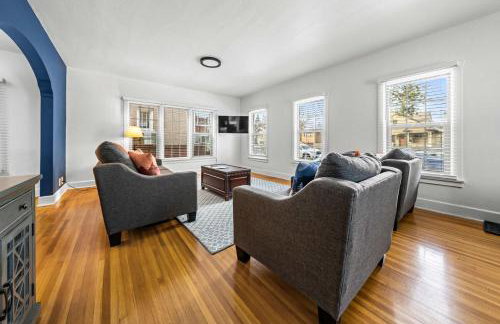 Parkside Escape South Hill w Private ADU - Photo 53