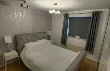 2 bedroom end terrace house - Foto 1