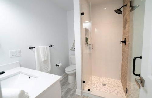 Cozy 3BR with Patio & Yard Near Ybor City - Foto 16