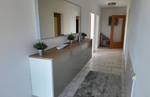 1-5 Pers. Beeindruckende Aussicht, modern+zentral Wuppertal - Foto 3