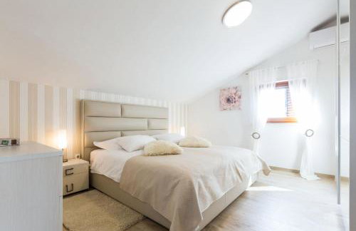 Villa Tina with Swimming Pool, Tennis court, Games room, Sauna, Gym, BBQ - Foto 6