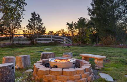 Temecula Wine Country Home w/ Pool, Hot Tub, Game Room & Vineyard Views - Foto 8