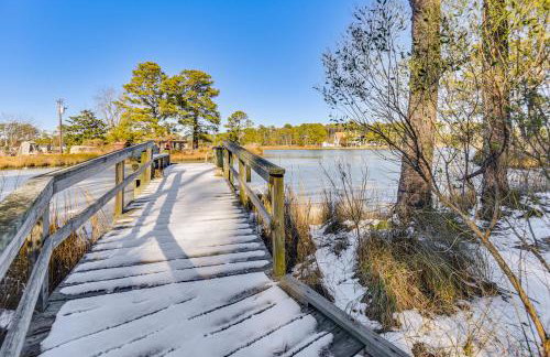 Walk to Beach: Home w/ Pool Access in White Stone - Photo 30