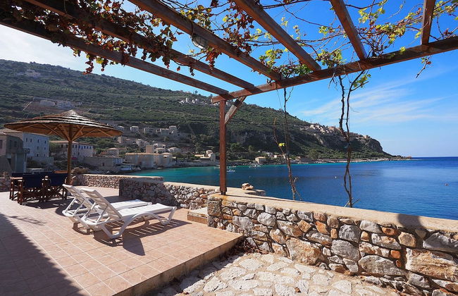 Sofia Limeni Seafront - Photo 25