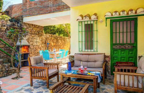 Villa Alqueria by Villa Plus - Photo 10