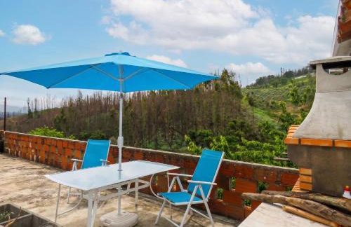 Charming house in Miranda do Corvo + Spacious terrace - Foto 2