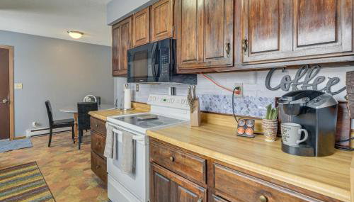 Walk to Crooked Lake Beach and Dtwn! Home with Patio - Foto 3