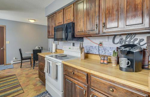 Walk to Crooked Lake Beach and Dtwn! Home with Patio - Foto 3