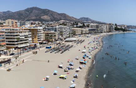 Sur Suites del Sol Apartamento 3 hab y 2 wc con gran terraza y piscina a pasos de la playa - Photo 18