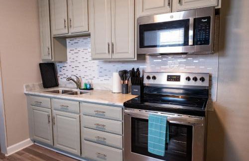 Portsmouth 2BR 1BA Getaway - Foto 6