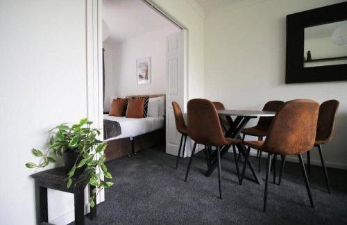Peaceful 3 Bed Flat with Parking and Balcony by CTO Serviced Apartments - Foto 30