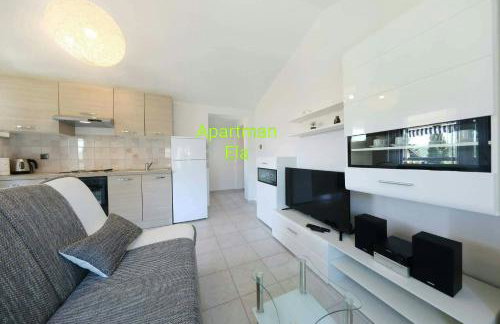 Apartman Ela Crna Punta - Foto 9