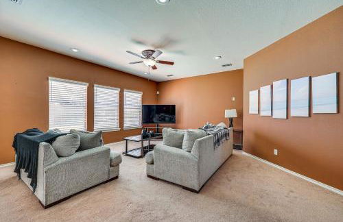 Private Theater and Pool Spacious Mission Home - Photo 5