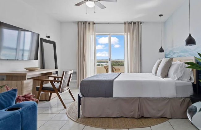 Bayshore Bliss- Cozy Space Pool Views - Foto 9