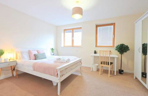 Amazing 2 Bed Townhouse walking distance from Bristol Temple Meads - Foto 1