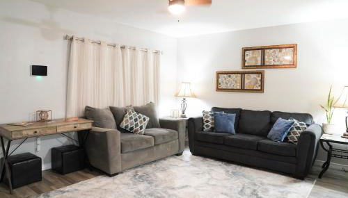 Queens Hidden Gem with Game Room 5 beds sleeps 9 - Foto 2