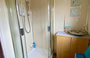 3 bedrooms house with free parking in a quiet area - Photo 15