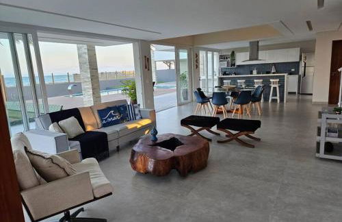 Piscina aquecida, 5 suítes e pé na areia com vista espetacular!! - Photo 77