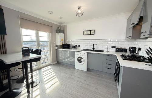Bathgate Penthouse near Edinburgh - Photo 8